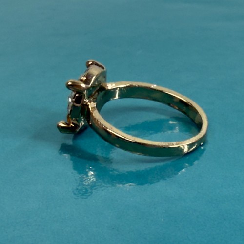 Edwardian Style Round Flower Cluster Rhinestone Gold Tone Women's Ring Size 6.5 - Picture 3 of 7