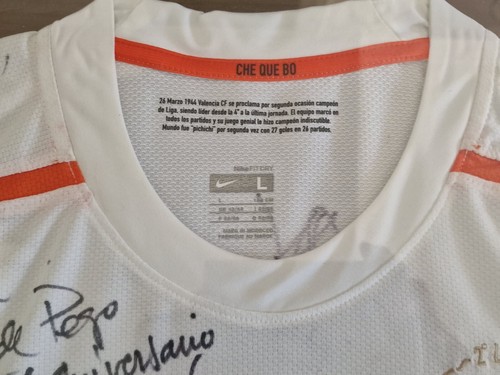 Valencia C.F. Signed Shirt by Players - Picture 2 of 12