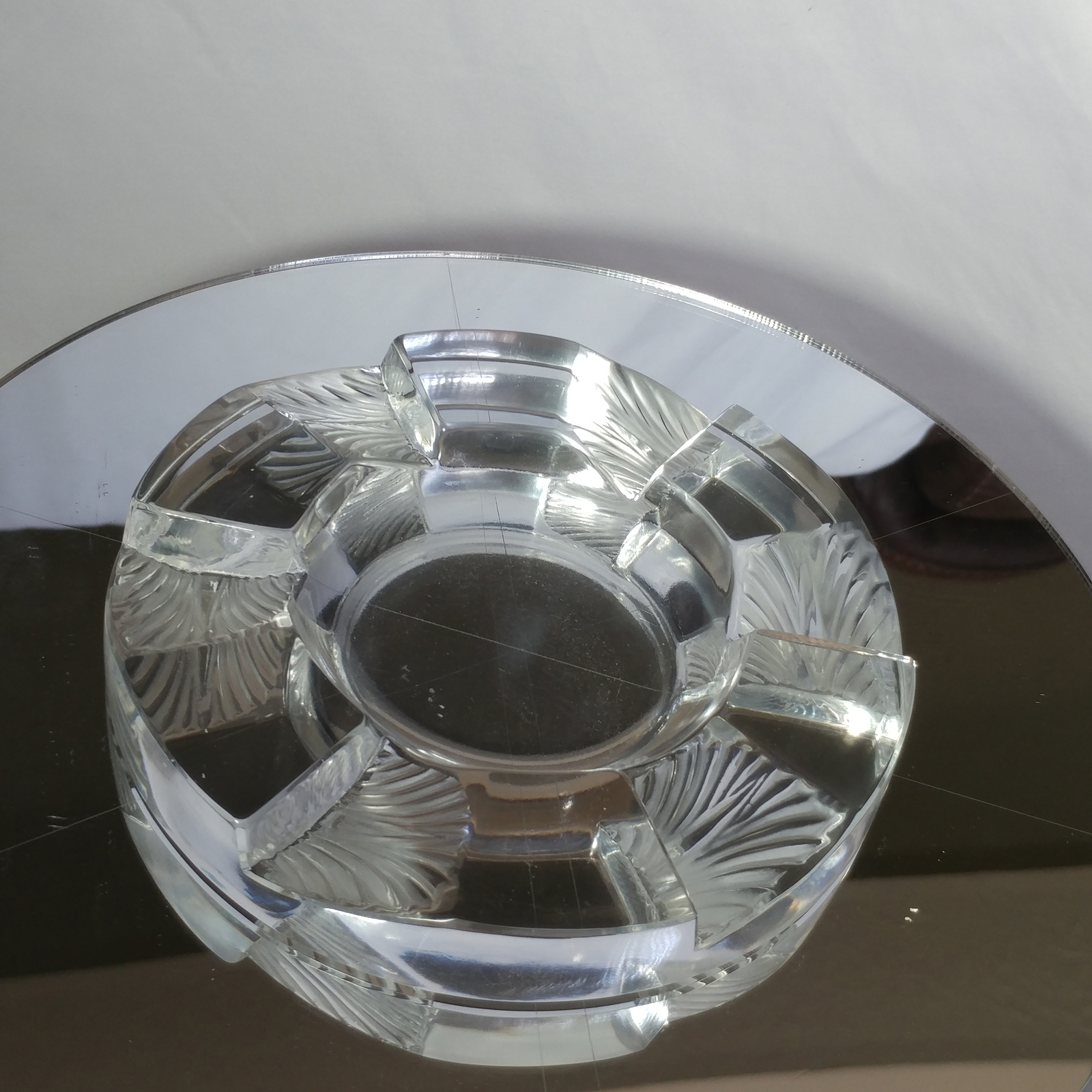  LALIQUE CRYSTAL ASHTRAY