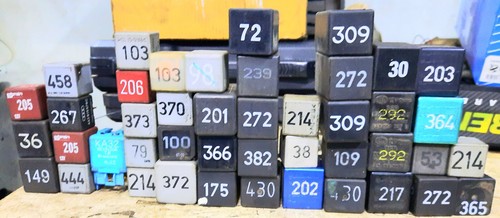 Relay ** AUTO VW AUDI VOLVO OPEL BMW SKODA TOYOTA SEAT MAZDA FORD 12V