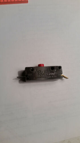 Robertshaw AP1 push button Switch 15A NOS  NO  1 1/2hp 250vac 3/4hp  125vac - Picture 1 of 4