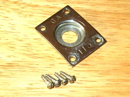 Rickenbacker 1967 Chrome Single Jack Plate.