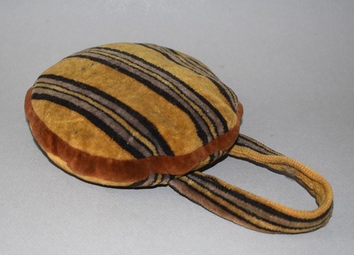Ancien coussin à épingles - Objet collection couture - Afbeelding 2 van 5
