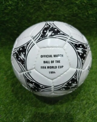 Questra AS551W サッカーボール 1994 FIFAワールドカップ ADIDAS QUESTRA FIFA WORLD CUP 1994 SOCCER BALL SIZE 1 MINI