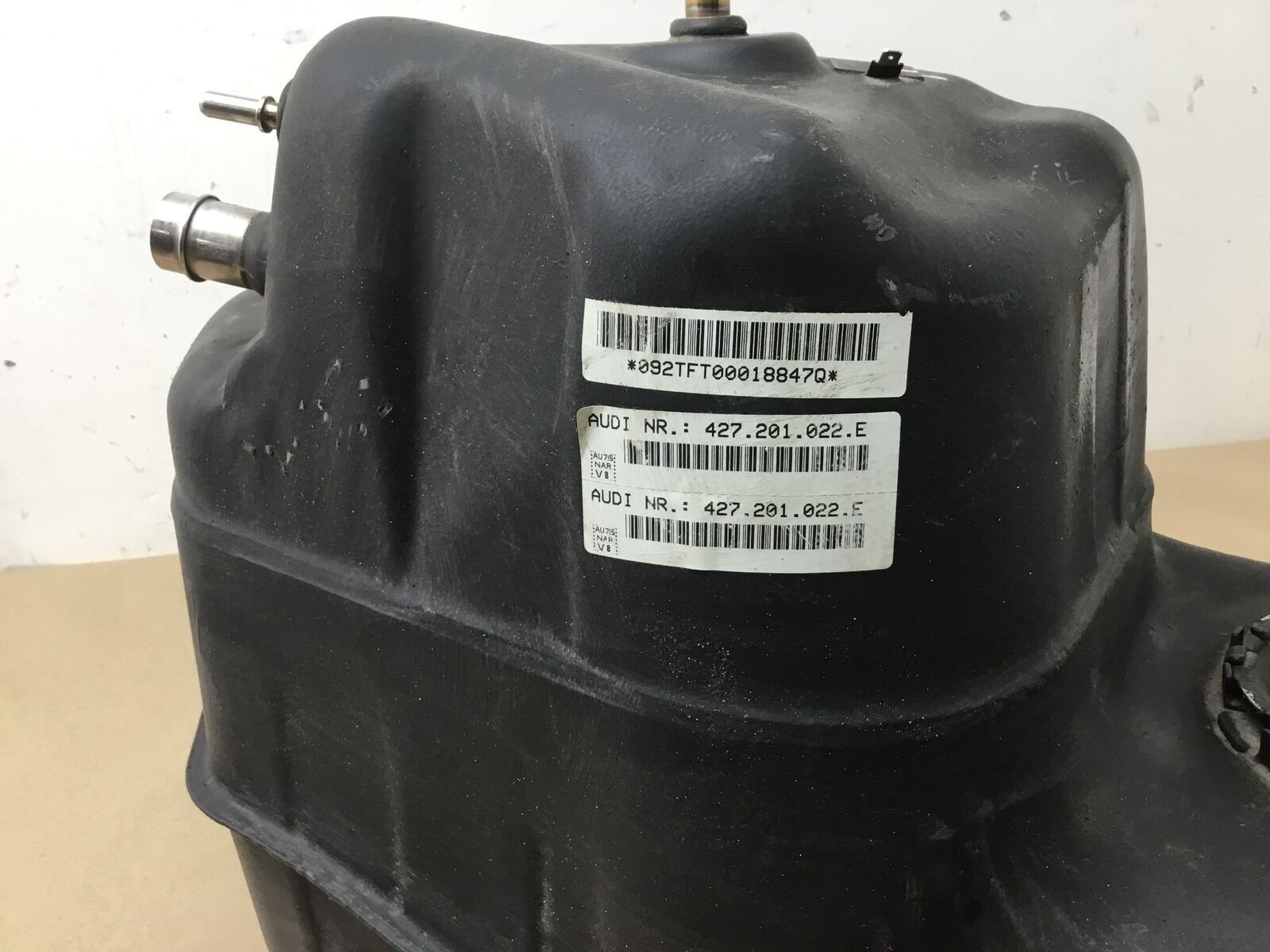 Audi R8 Spyder 2008-2012 Right Fuel tank