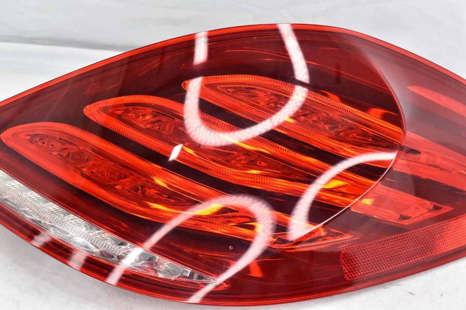 Lámpara de luz trasera derecha 14-17 Mercedes W222 S550 S600 Maybach sedán 2229065701 OEM Foto 4 de 4