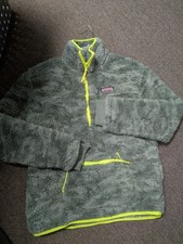 Vineyard vines size Womens medium Sherpa pull over Camo VGUC