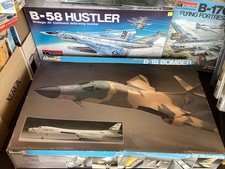 Huge Revell Rockwell B-1 B Lancer Bomber 1:48...