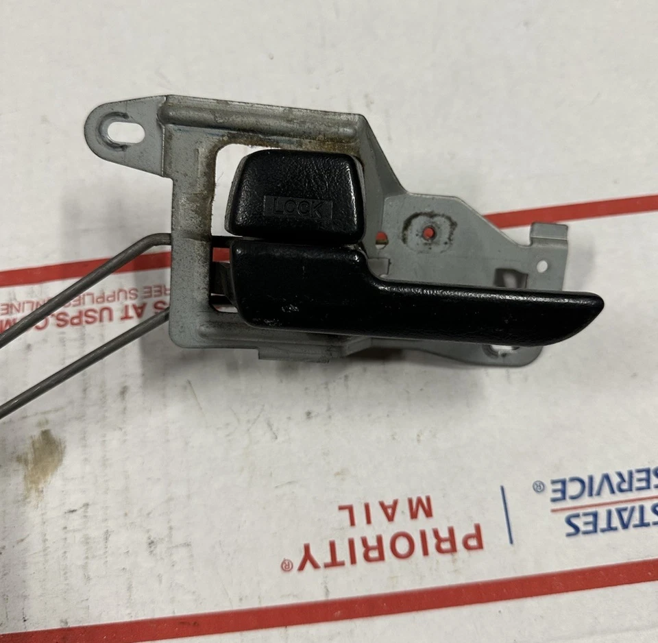 94-01 Acura Integra Sedán Lado del Conductor Puerta Delantera Cerradura/Barras de Cierre Palanca/Mango Foto 3 de 4