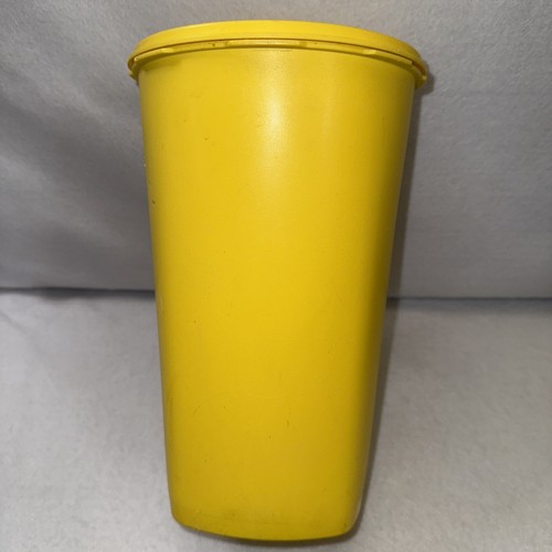 TUPPERWARE 10.5" tall SNACKEEPER CANISTER Retro Yellow w. 6.5" Instant SEAL Lid - Picture 3 of 6