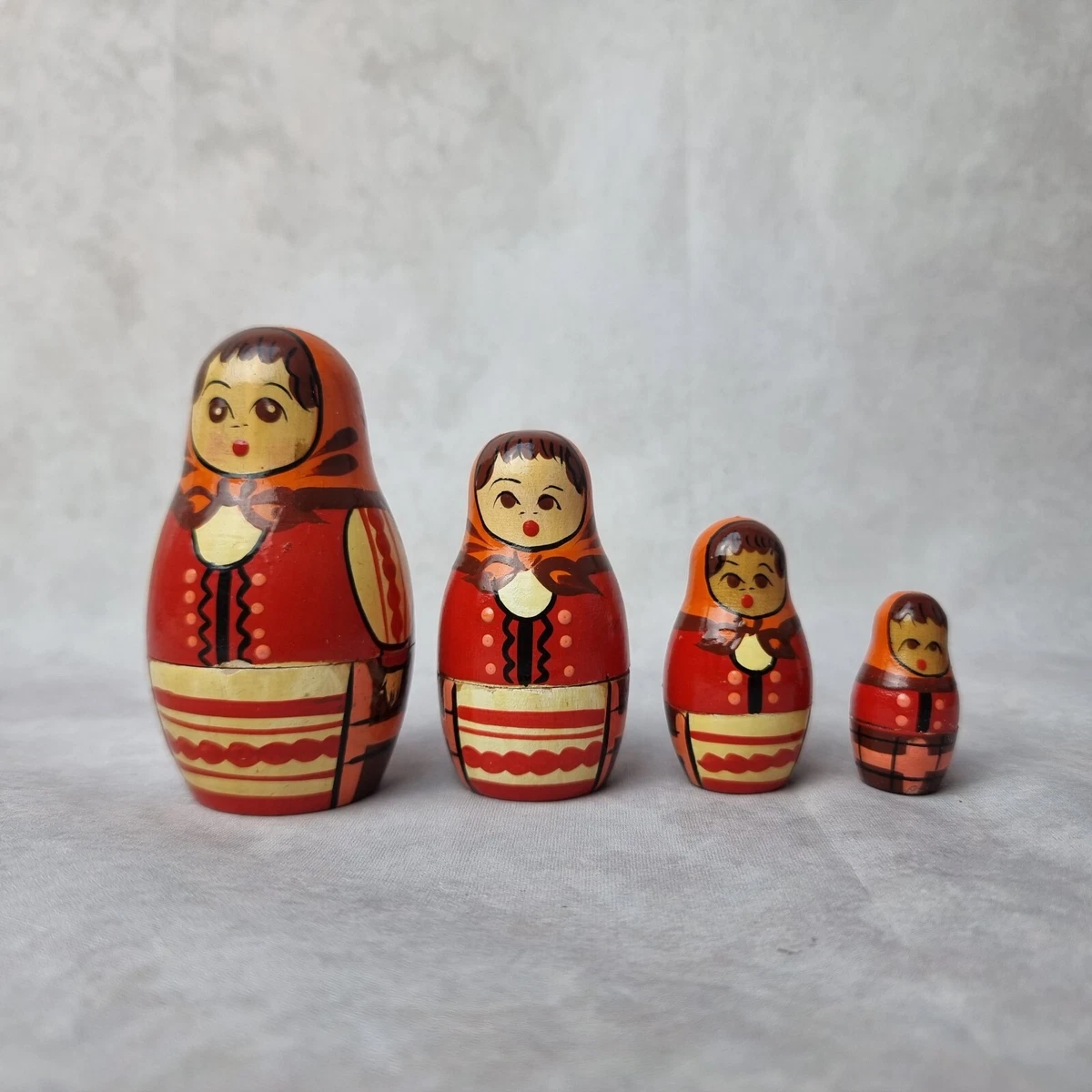Lot De 12 Poupées Russes Matriochkas - Vintage, Ancien Jouet De L'URSS - 15 Cm
