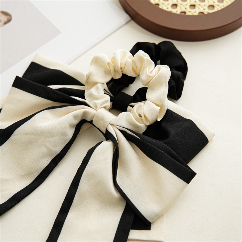 フィットネスアクセサリー [Alo Yoga] Love Knots Tie Scrunchie Love Knots Tie Scrunchie - Sweet Pink | Alo Yoga