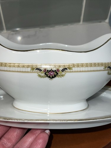 Royal Bayreuth Bavaria Gravy Boat W/ Attached Plate “Belmont” Pattern - Picture 5 of 6