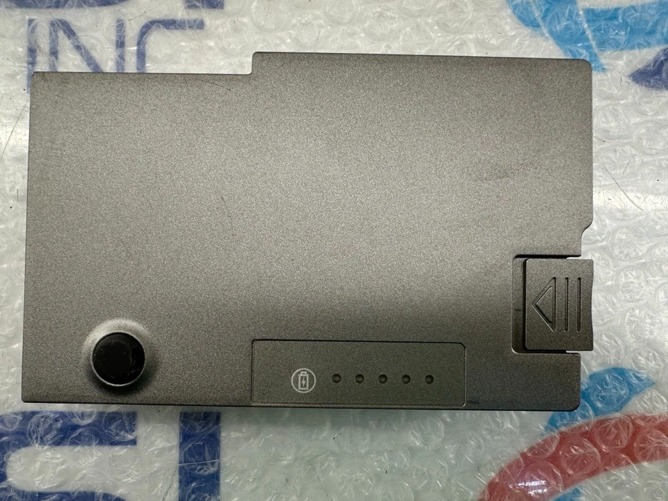 Módulo de batería recargable Dell tipo C1295 Li-ion 11,1 V 4700 mAh, 53 WH sin probar Foto 2 de 2