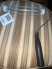 9 Inch Metal Paint Roller Frame Plastic Handle Tool Bench Painters Hardware Tool