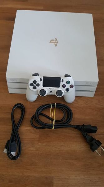 Playstation 4/ PS4 Pro Konsole Glacier Weiß Controller 1000 GB 1 TB CUH-7116B Playstation 4/ PS4 Pro Konsole Glacier Weiß Controller 1000 GB 1 TB CUH-7116B