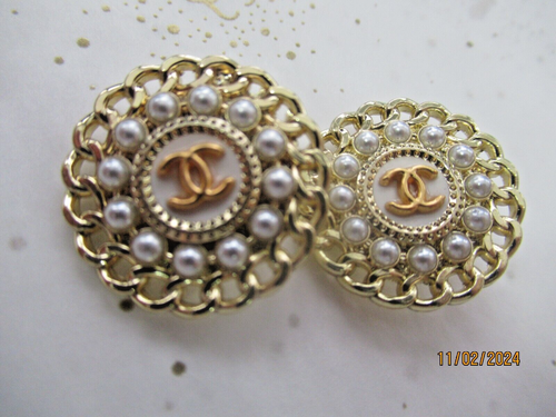 CHANEL 2 GOLD TONE , cc logo 23MM/ UNDER 1'' BUTTONS THIS IS FOR 2 - Picture 2 of 5