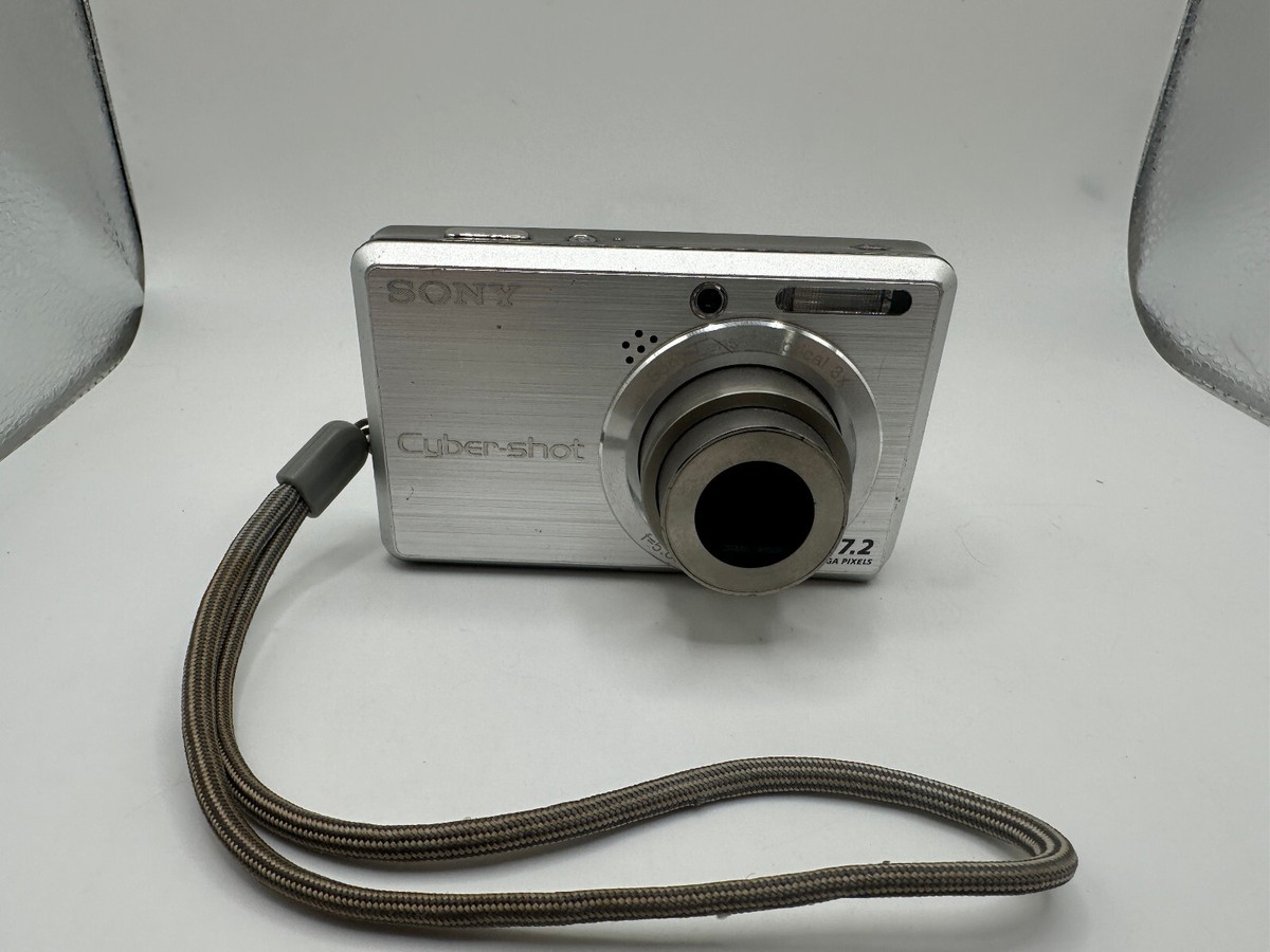 Sony Cyber-shot DSC-S750 7.2MP Digital Camera- TURNS ON THEN SHUTS