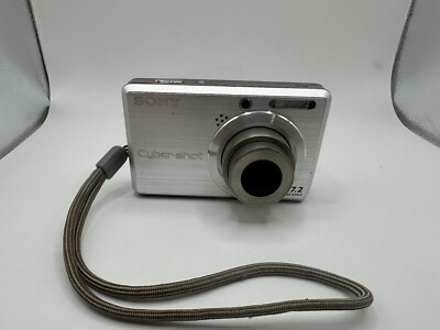 Sony Cyber-shot DSC-S750 7.2MP Digital Camera- TURNS ON THEN SHUTS