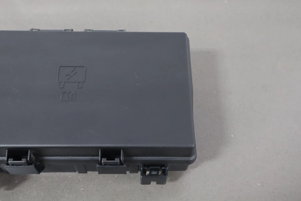 Jeep Grand Cherokee SRT-8 2014 6,4 L 392 TIPM módulo de potencia totalmente integrado Foto 3 de 4