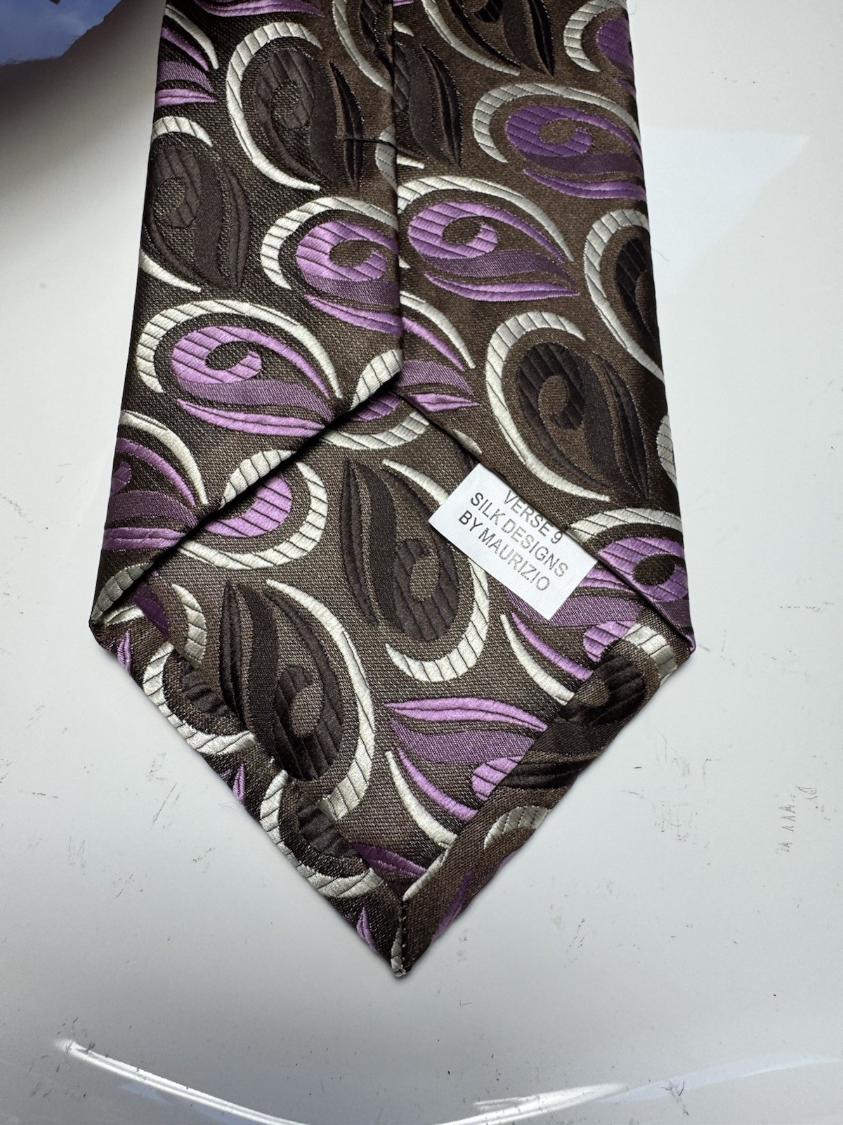 NWT VERSE 9 MULTI COLOR PAISLEY STYLE PRINT SILK DESIGNS NECK TIE & HANKY