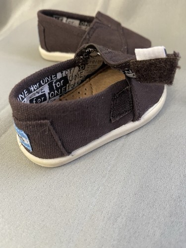 Toms Toddler Size T4 Shoes Canvas Dark Brown Good Condition - Picture 8 of 9