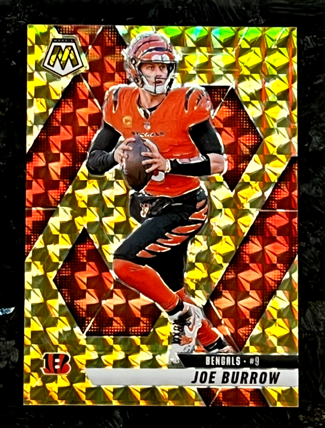 2025 Panini Mosaic Joe Burrow Reactive Yellow Prizm Cincinnati Bengals #97