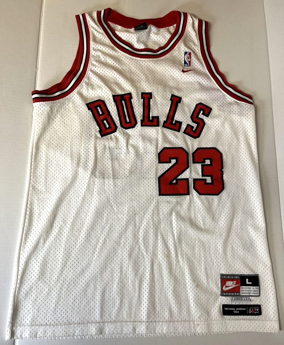 Vintage Nike Authentic MICHAEL JORDAN #23 Chicago Bulls White