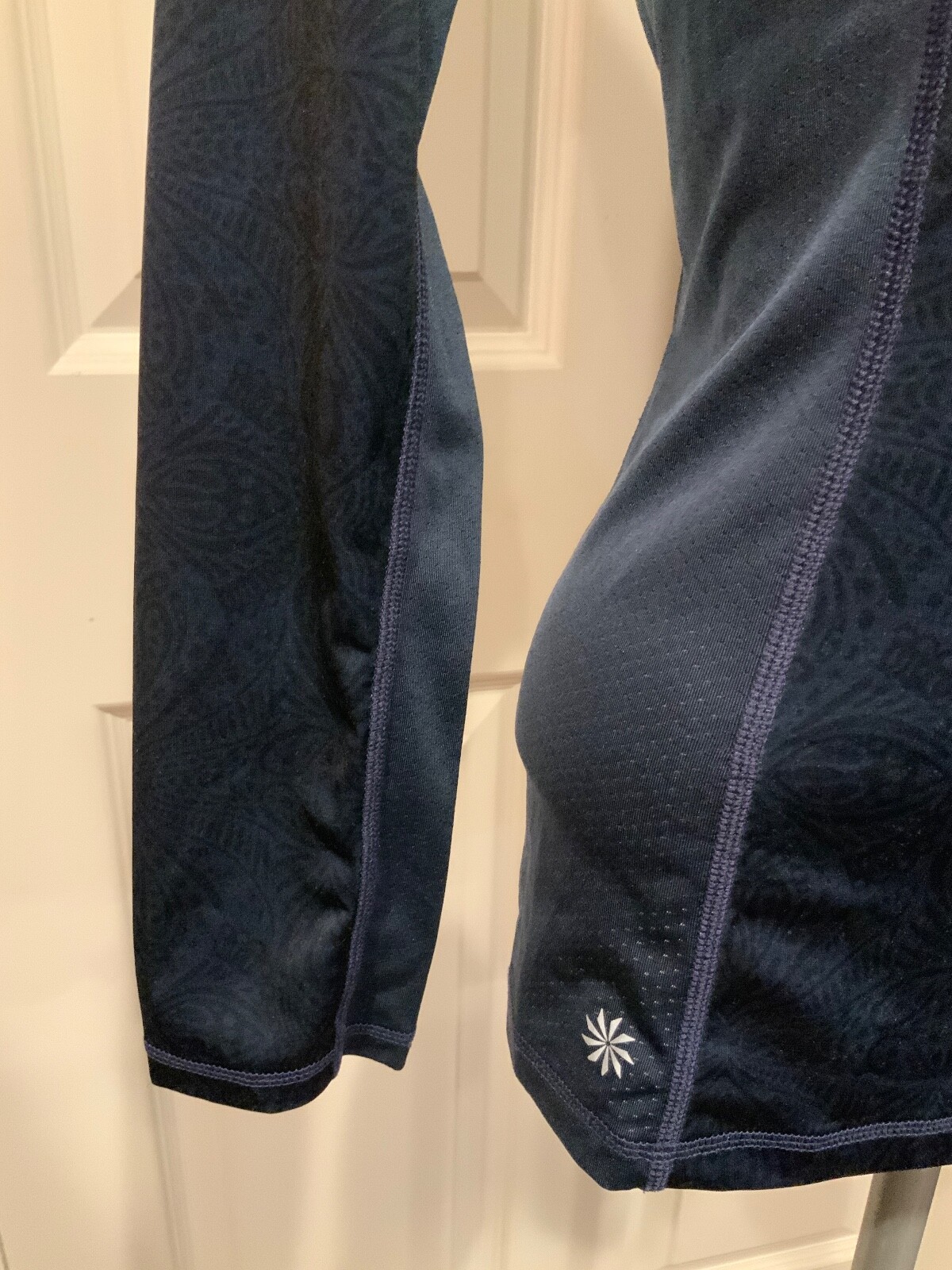 Athleta Gray Geometric Aztec Patterned Long Sleev… - image 3