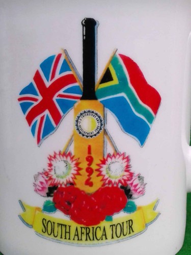 SELECTION OF “CRICKET” THEMED MUGS AND TANKARDS. - Picture 38 of 104