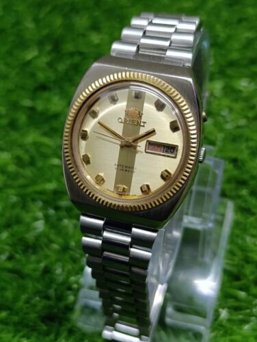 Vintage ORIENT Automatic Day/Date Y469830-7A Men's Wrist Watch Japan