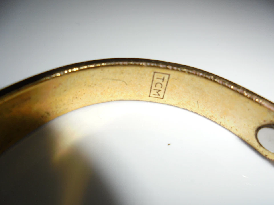 TCM  Armreif goldfarben Magnete Gesamtdurchmesser 7 cm Breite 1 cm Nr.108 - Bild 4 von 4