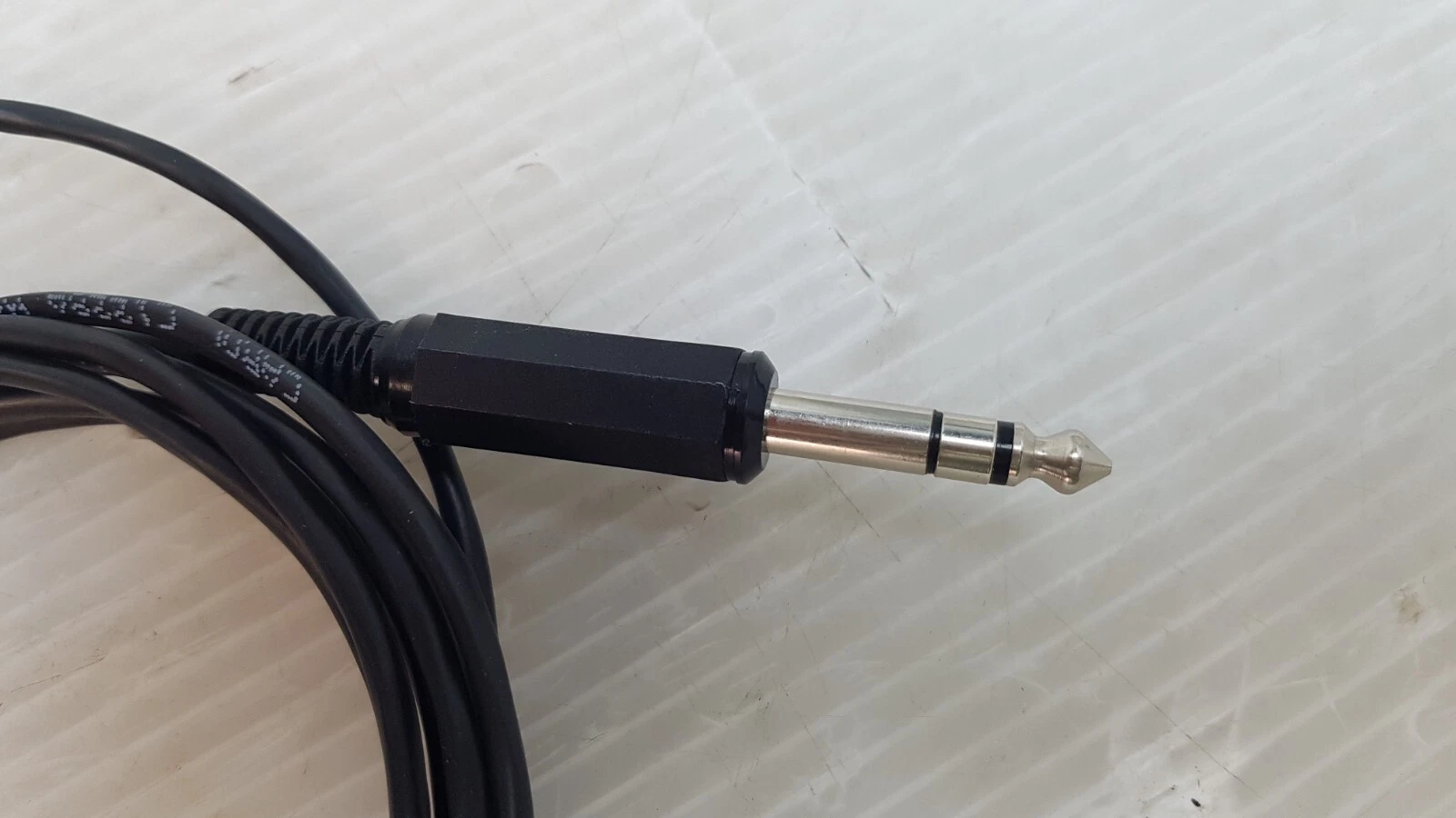 Close-up of the stereo phone plug on the FSA1000 cable