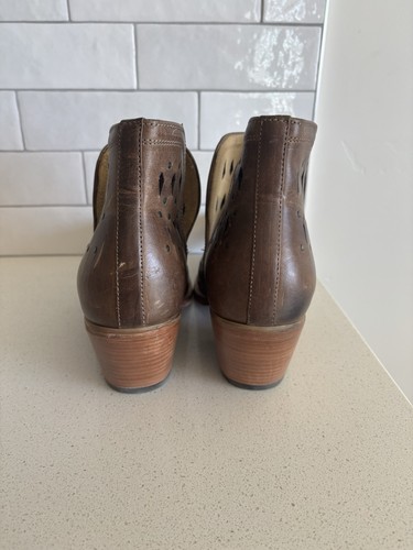 Ariat boots Womens Ankle Bootie Style 10031503 Blown Leather Snip Toe Size 11B - Picture 4 of 8
