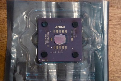 AMD Duron 800 MHz Socket A (462) CPU   Vintage Processor D800AUT1B