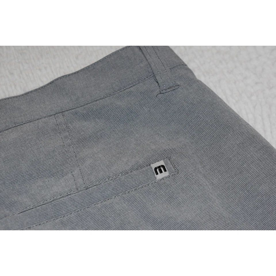 Pantalones Cortos de Golf Travis Mathew Para Hombre Talla 40 Absorbente Rendimiento Gris Frente Plano Foto 4 de 4