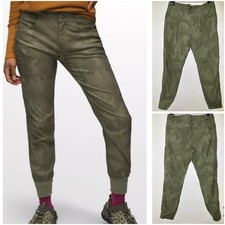 prAna Women  s Halle Joggers II Green Camouflage Pants Regular Fit Size 10