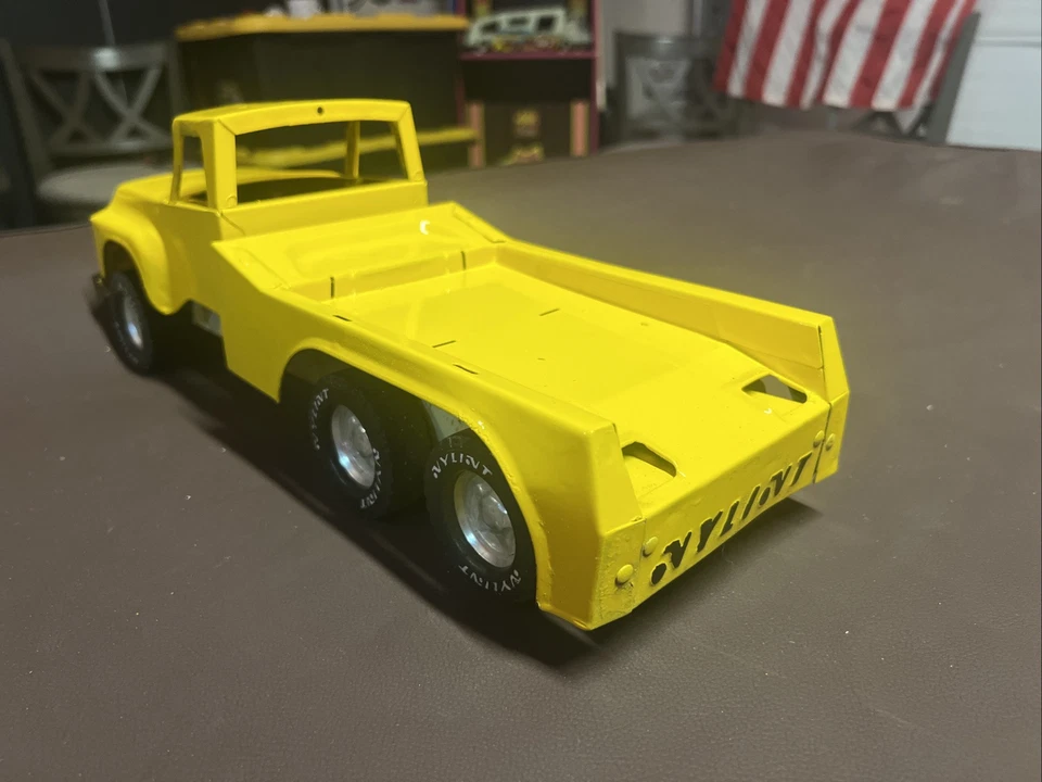 Vintage Nylint Short Track Stocker Tow Truck Plain White Pressed Steel - Image 3 of 4