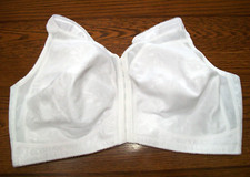 NEW PLAYTEX 48DD WHITE FULL COV FRONT CLOSE WIREFREE BRA 4695 PADDED STRAPS 