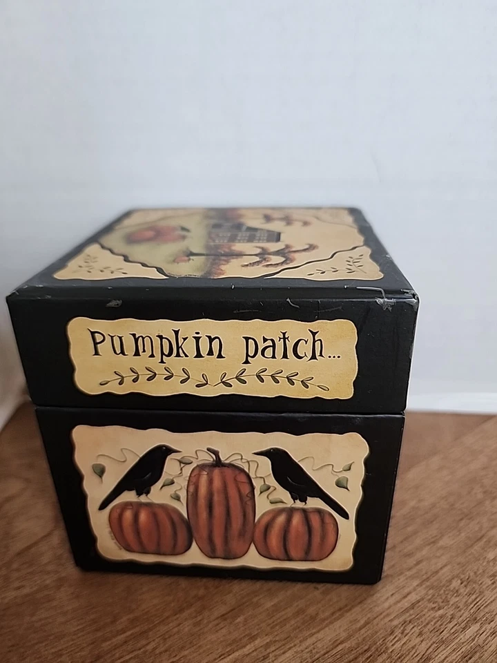 4" Cube Box With Mini Pumpkins and Spiders - Image 2 of 4