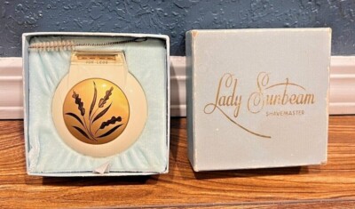Vintage 1950s Lady Sunbeam Shavemaster Electric Razor Model LS Ivory Compact NIB