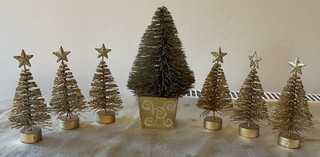 Piccolo albero di Natale oro stile vintage e 6 mini alberi