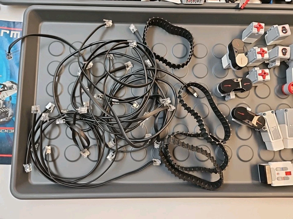 LEGO Mindstorms EV3 31313 Assorted Parts Lot Technic Motors Robotics Tested - Image 4 of 4