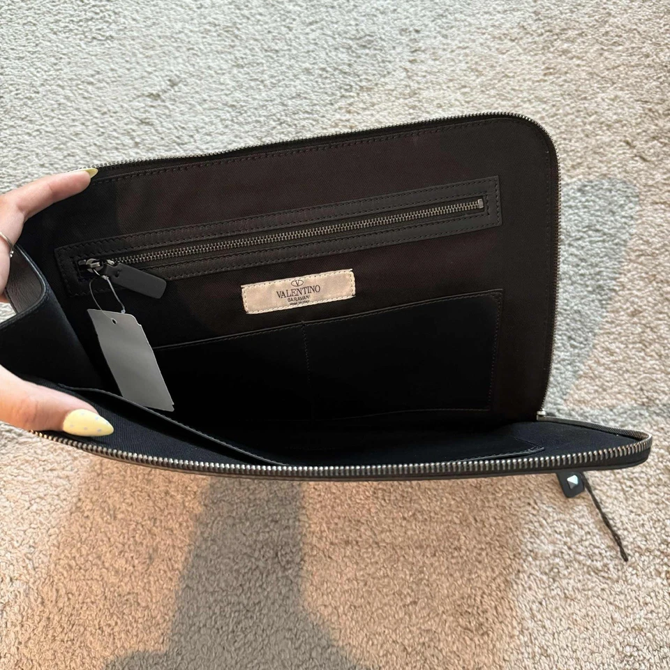 Valentino Rockstud Document Clutch L971882 51456003 NEW - Image 4 of 4