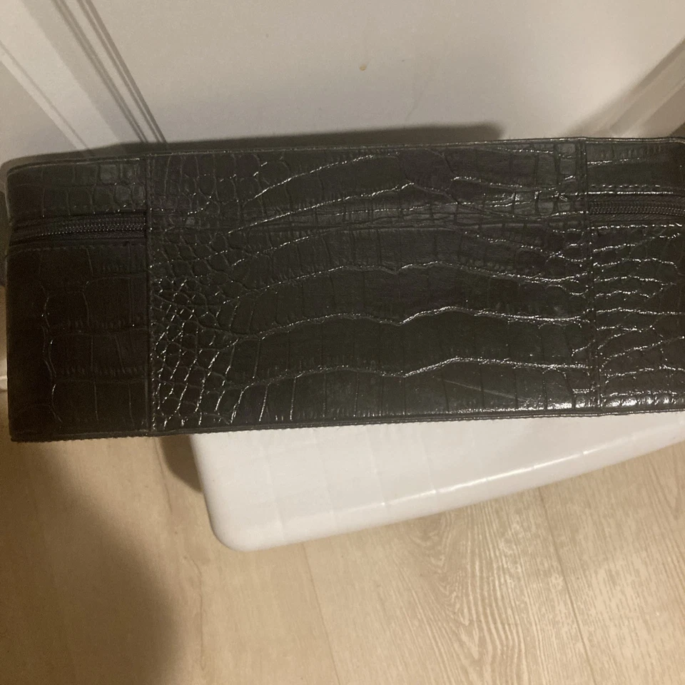 Estuche de Viaje Tren Maquillaje Vintage Estee Lauder Imitación Negro Cocodrilo 12 x 9,5 x 5" Foto 3 de 4