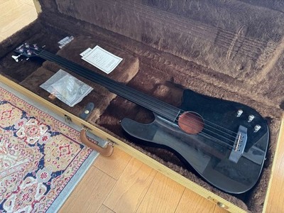 Carvin AC40F Fretless 4-String Electric Bass Black Guitar