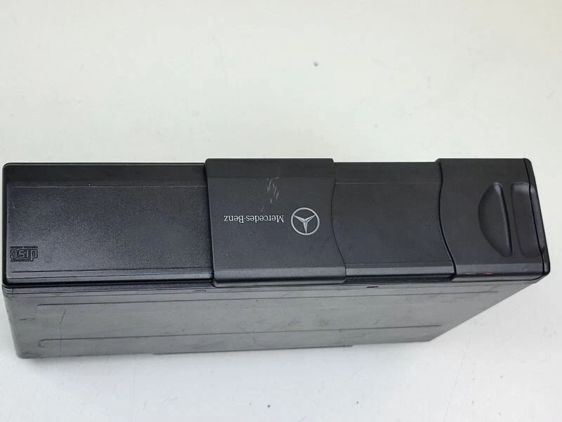 Cambiador de CD reproductor de 6 discos Mercedes W215 MC3010 2038209089 OEM Foto 2 de 4