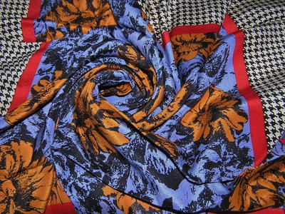 Foulard En Soie 100% Italien - Roulé Main - Vintage 46g - Rouge - Occasion