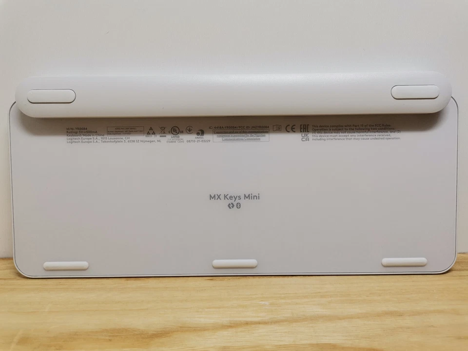 Tastatur - mini wireless - LOGITECH YR0084 - silber / weiß - 11786535 - Bild 2 von 3