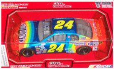 JEFF GORDON 24 1995 Racing Champions 1/24 DUPONT Chevrolet Monte Carlo Diecast 